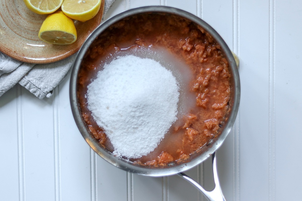 Making quince jam 2