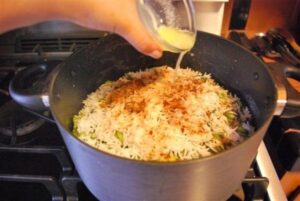 اضافه کره روی برنج