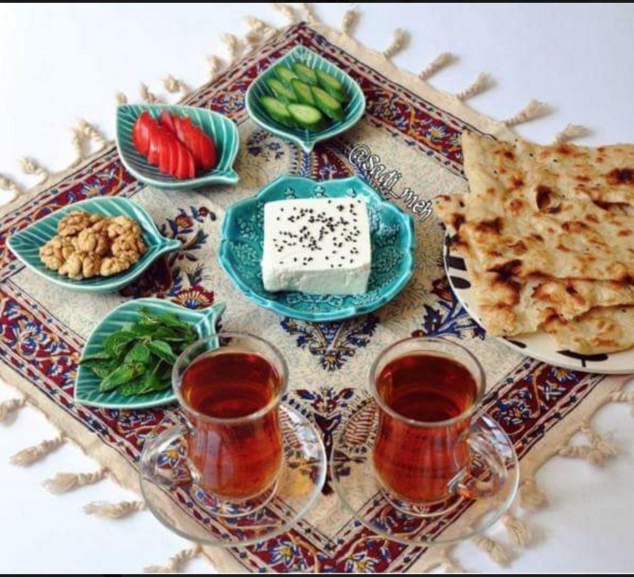 نان و پنیر صبحانه سنتی ایرانی