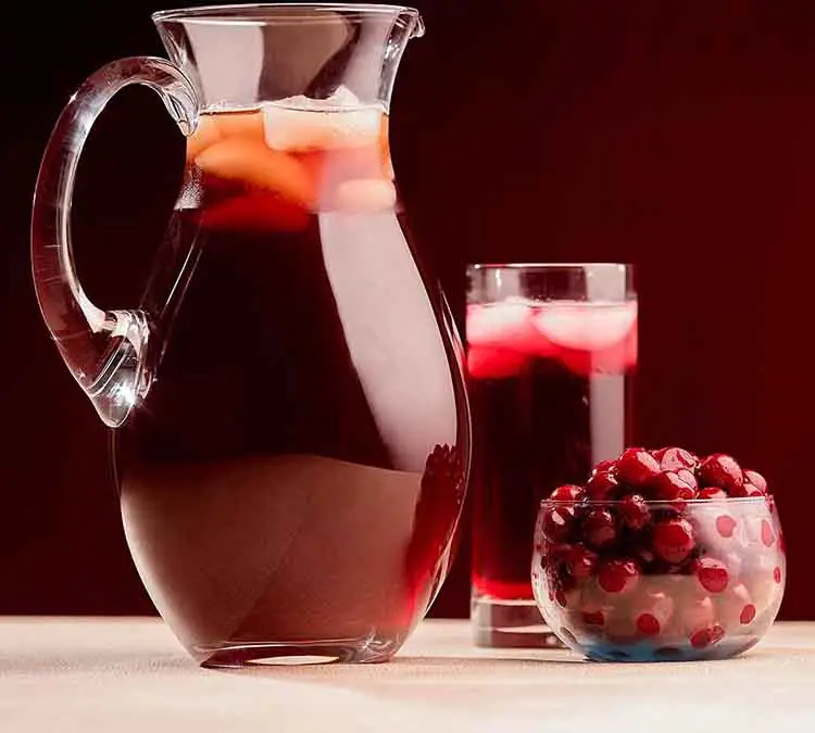 طرز تهیه شربت آلبالو در خانه