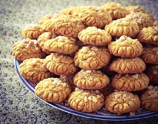 مقایسه سوغات کرمان و مازندران 6 آغوزنکا